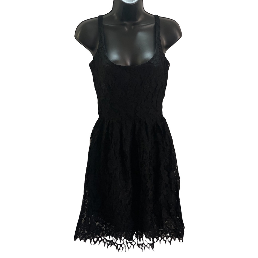 BB Dakota black lace dress size 4 NWOT